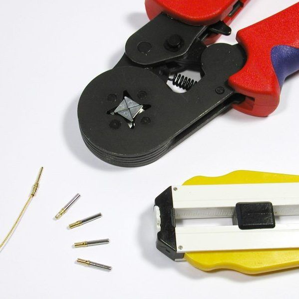 TOOLS FOR PLUGS AND SOCKETS