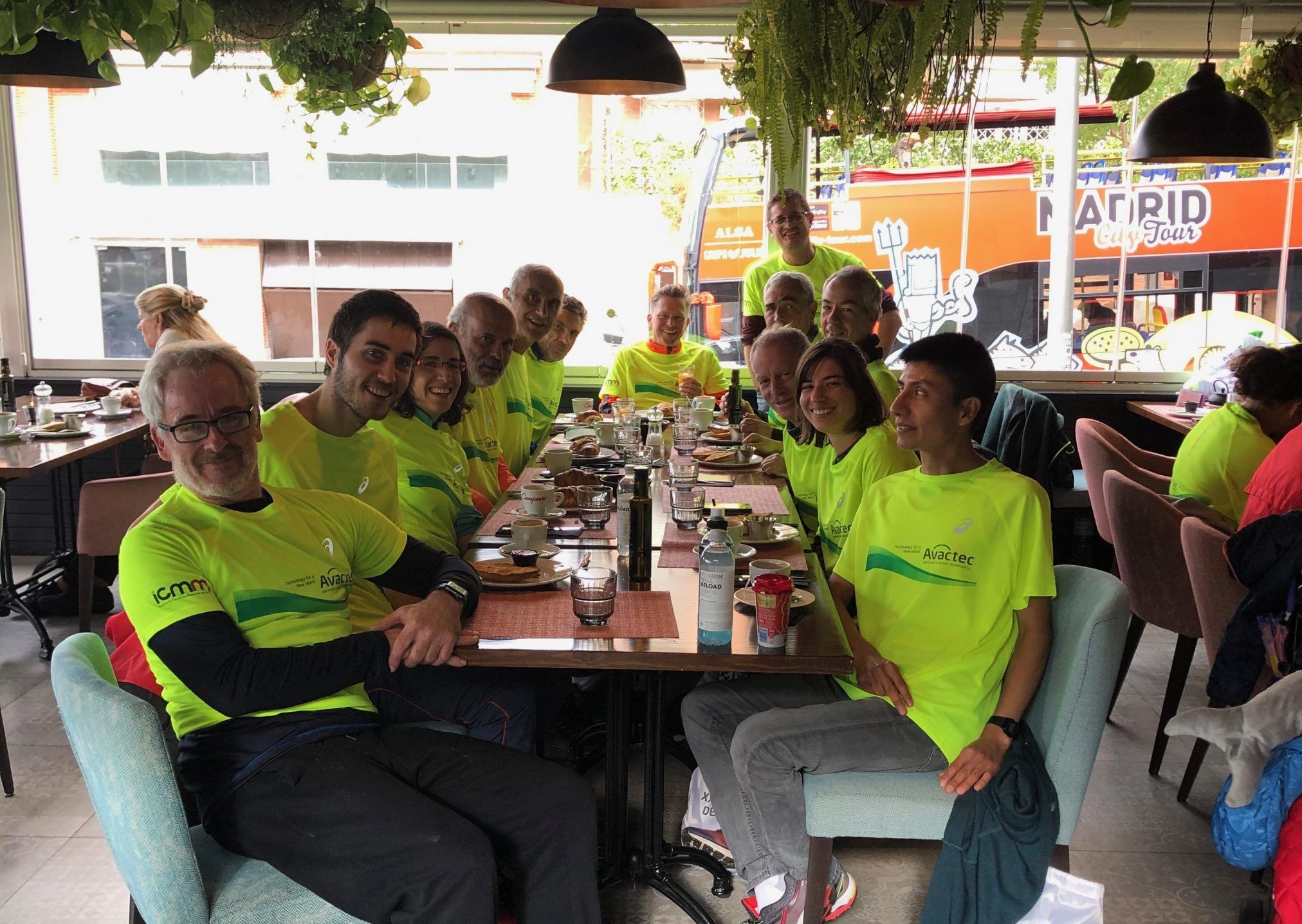 14 runners wore the Avactec shirt for the 39ª Carrera de la Ciencia